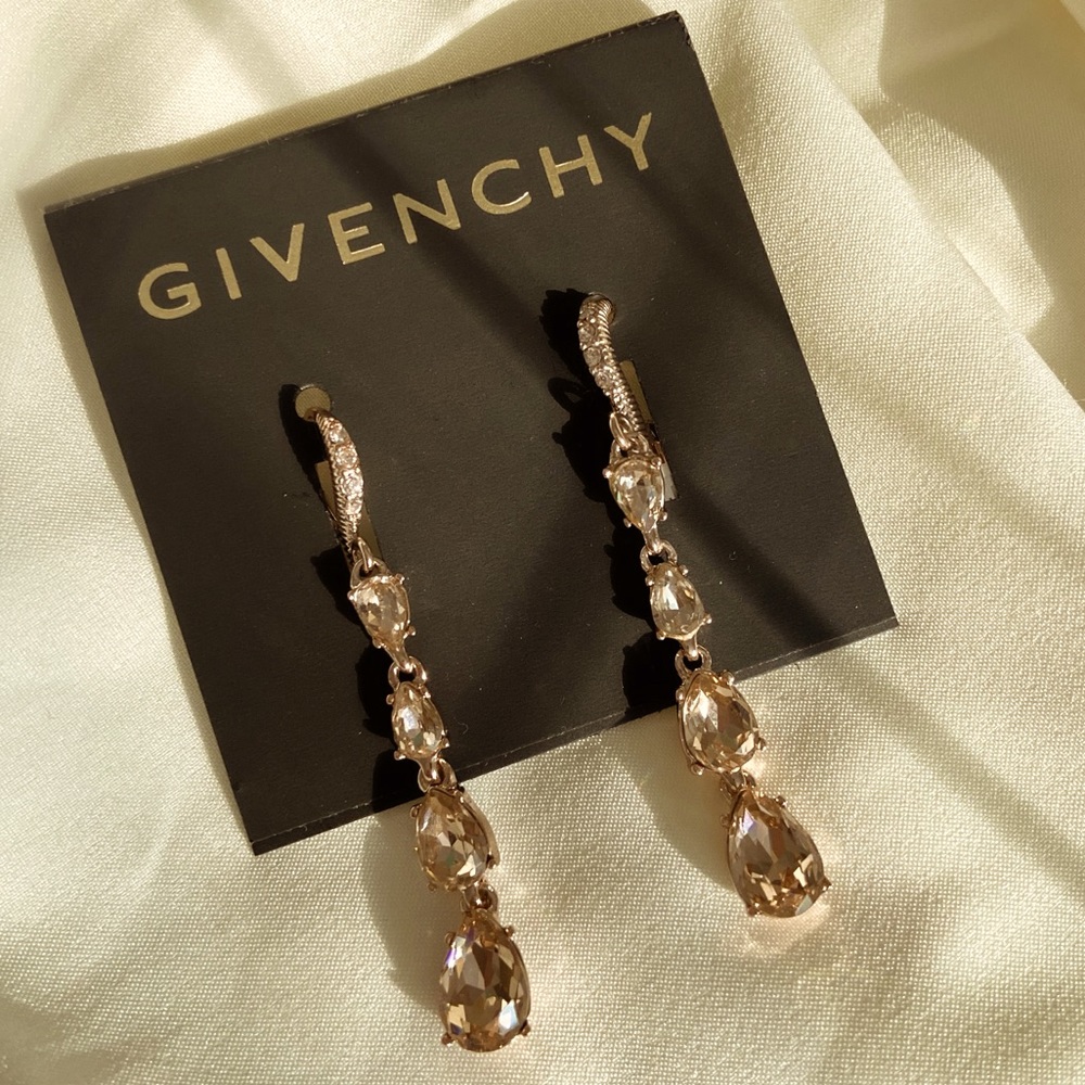 Givenchy Crystal Linear Earrings✨✨😍